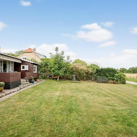 2 Bedroom Front In *